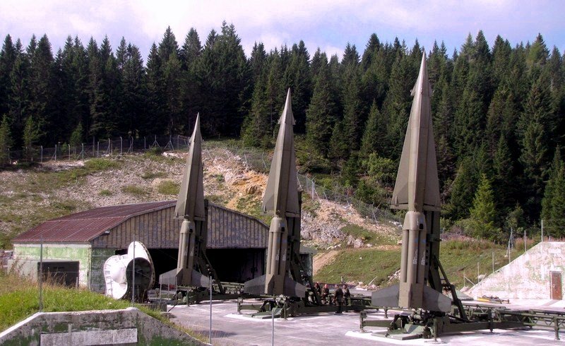 Come Arrivare alla Base Tuono: Guida Completa per i Visitatori 5 Come Arrivare alla Base Tuono: Guida Completa per i Visitatori