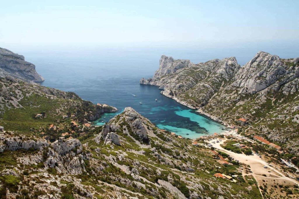 Quali sono le meraviglie naturali delle Calanque de Piana in Corsica