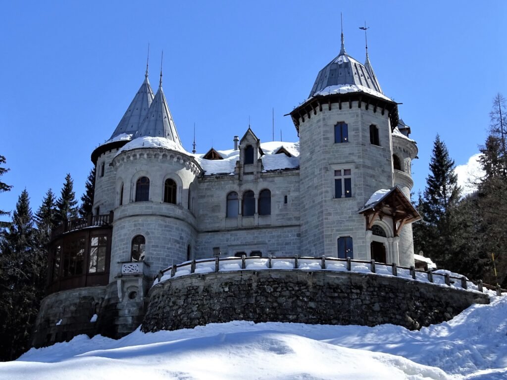 Perché visitare il Castello di Gressoney Saint Jean in Val d’Aosta