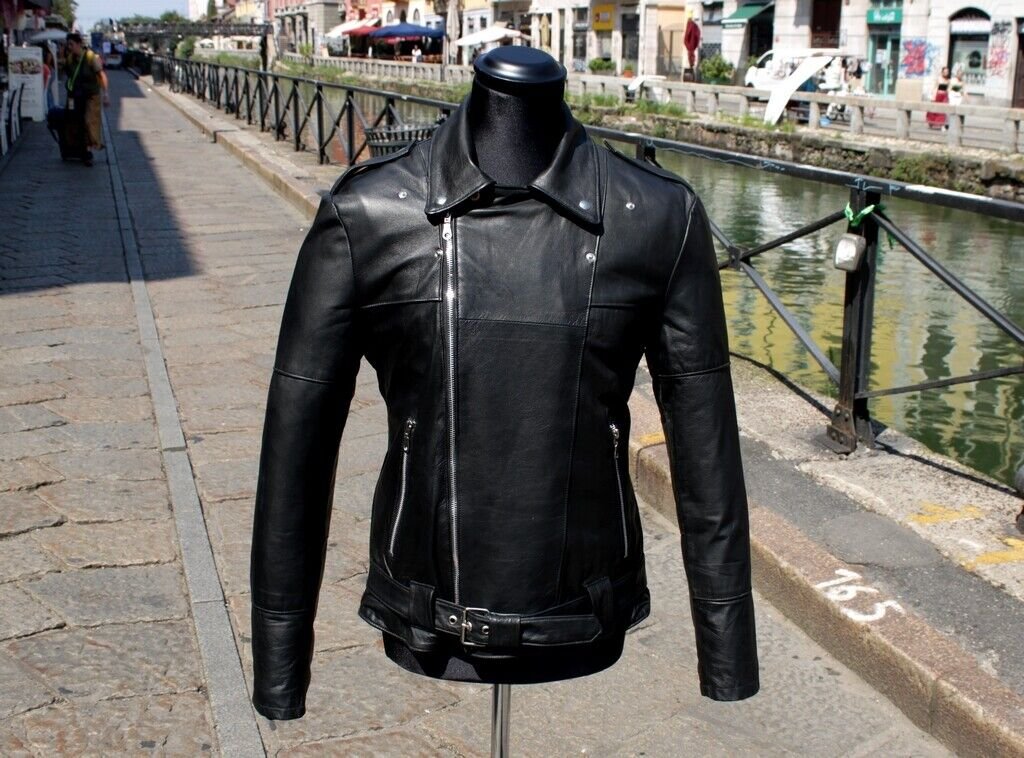 Come Pulire il Giubbotto di Pelle Senza Danneggiarlo Ecco i Consigli! 3 Come Pulire il Giubbotto di Pelle Senza Danneggiarlo Ecco i Consigli!