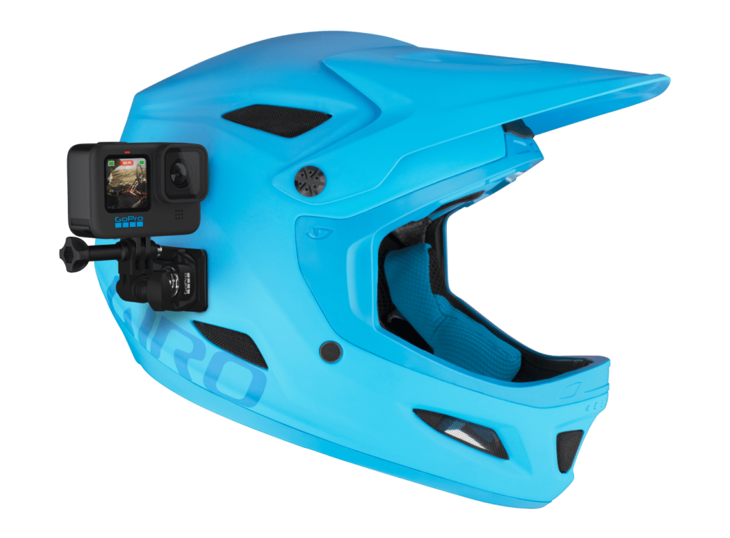 Qual è il miglior attacco GoPro per casco da utilizzare durante le riprese