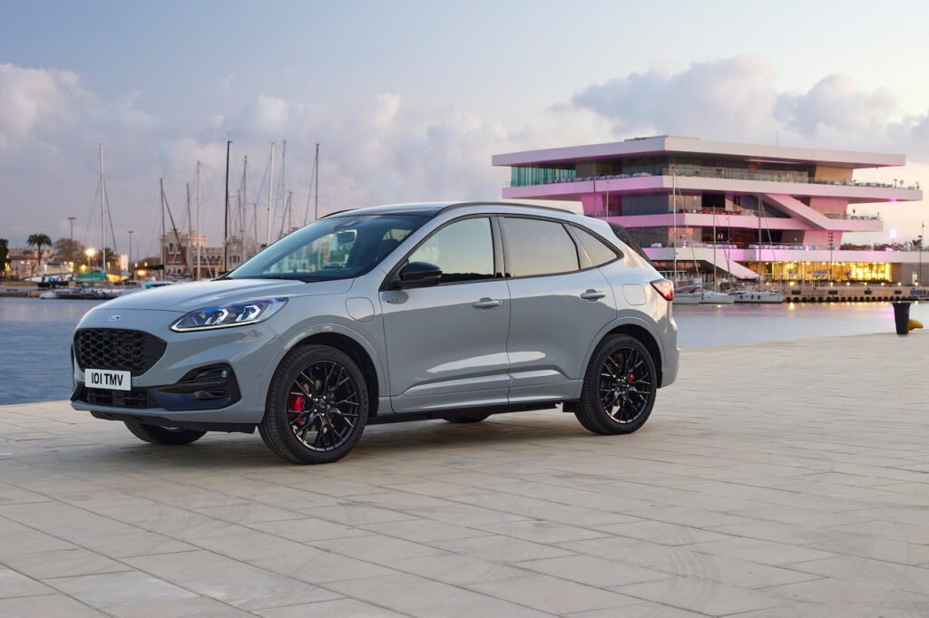 Che caratteristiche offre la Ford Kuga Graphite Tech Edition