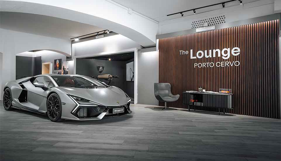 Che cosa offre il Lamborghini Lounge di Porto Cervo ai visitatori