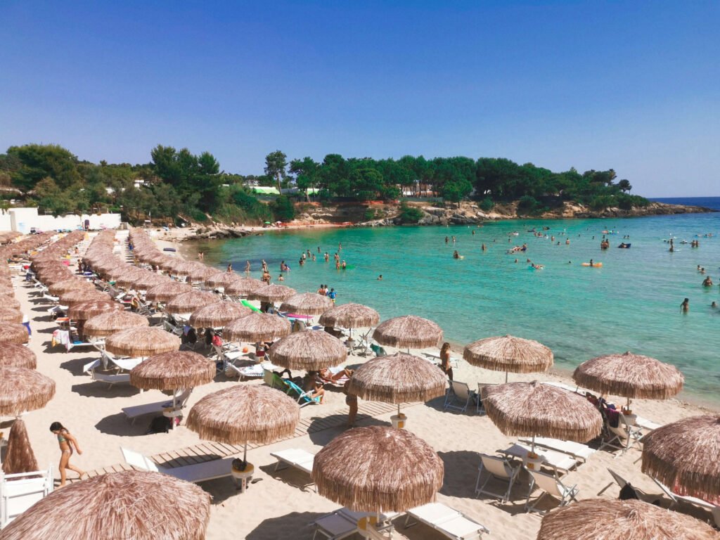 Quali servizi offre la spiaggia libera del Lido Gandoli