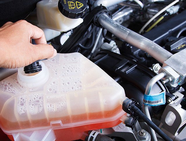 Si Può Mettere Acqua Nel Radiatore Della Vostra Auto Scopriamolo!