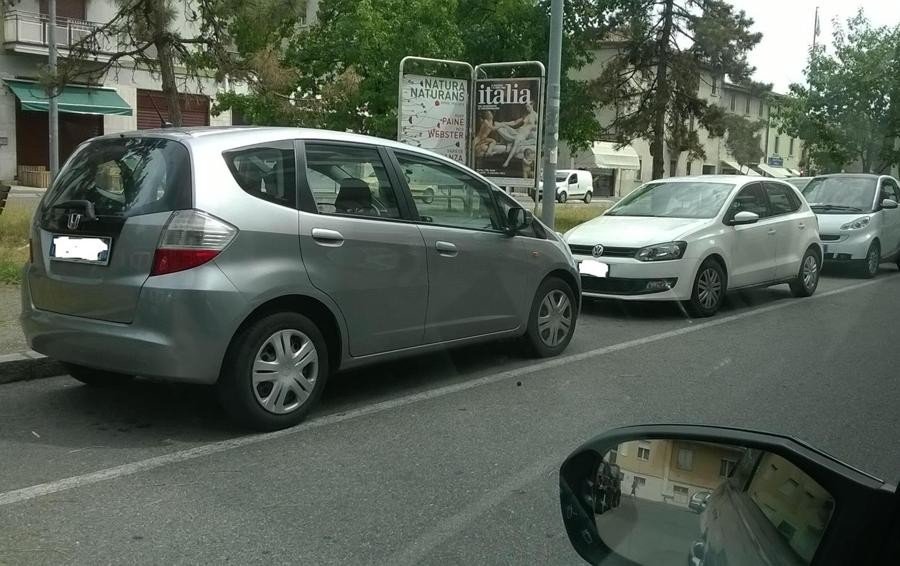 Parcheggiare Contromano in una Strada a Doppio Senso: È Legale 7 Parcheggiare Contromano in una Strada a Doppio Senso: È Legale