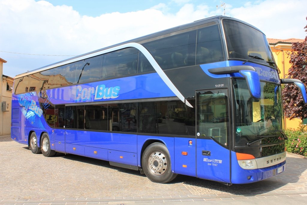 Quanti posti può avere un pullman a due piani Scopri le diverse configurazioni!