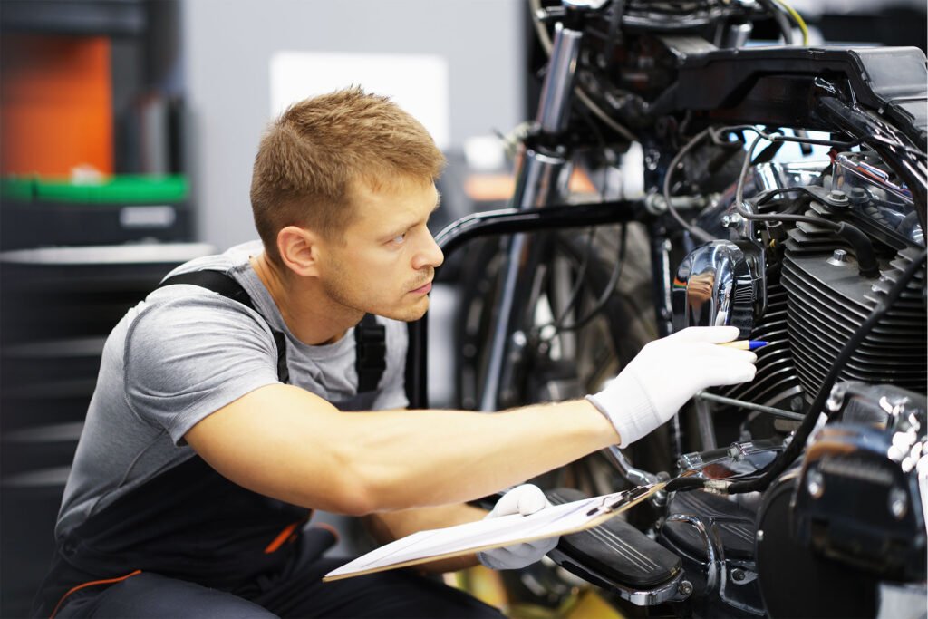 Cosa Controllano Durante la Revisione della Moto Tutti i Dettagli Essenziali!