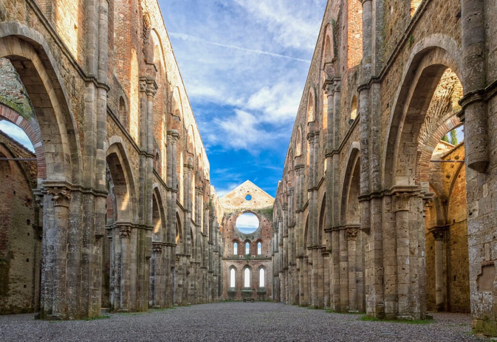 Dove si trova la spada nella roccia in Toscana e quali curiosità offre