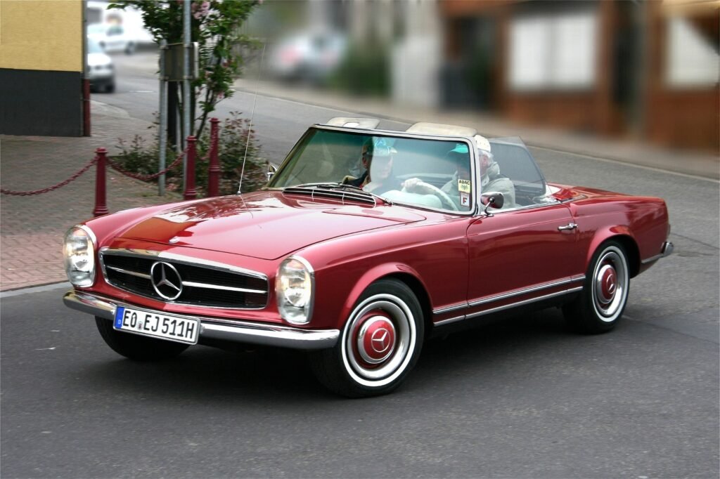 Perché la Mercedes Benz SL Pagoda è considerata un’icona dell’auto classica