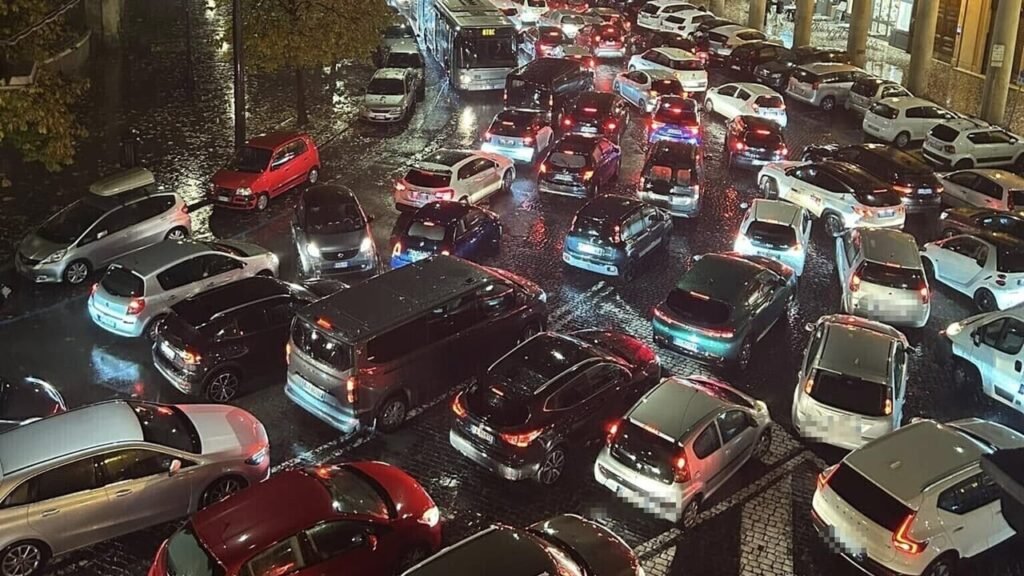 È grande il traffico intorno a Roma durante le ore di punta