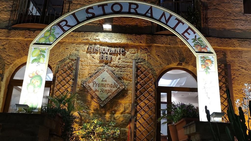 Quali specialità offre il ristorante Trattoria dei Templi