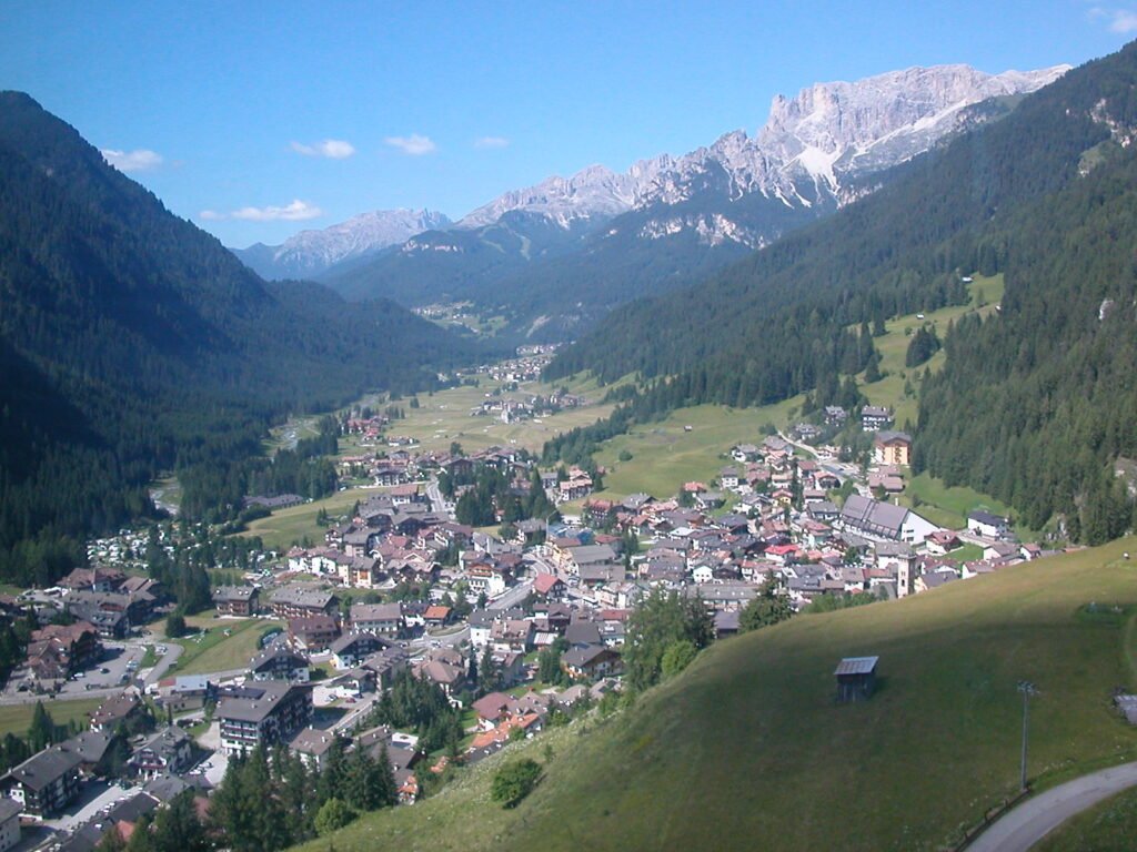 Qual è il paese più bello da visitare nella Val di Fassa