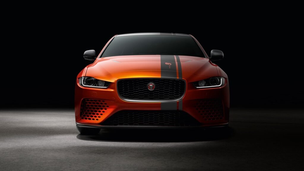 Che caratteristiche uniche ha la Jaguar XE SV Project 8 6 Che caratteristiche uniche ha la Jaguar XE SV Project 8